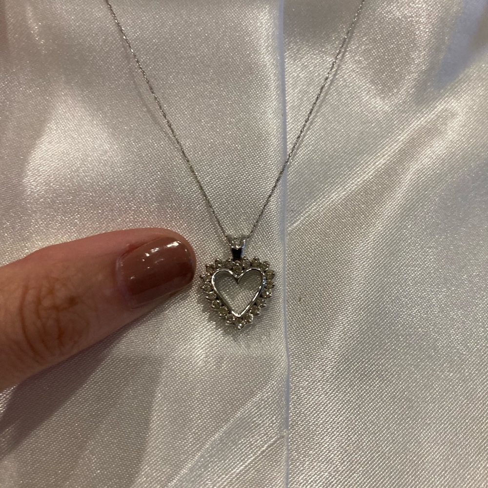 Whitehall diamond heart pendant necklace